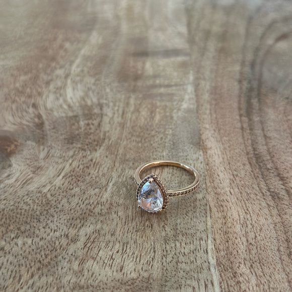 PANDORA Sparkling Teardrop Halo Ring - Picture 4 of 4